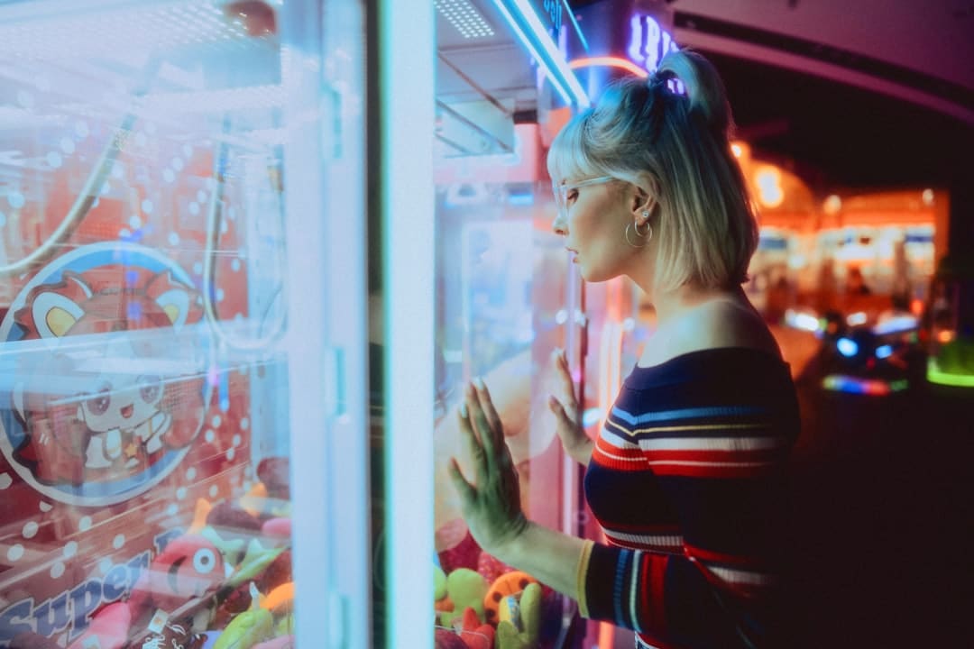 水杯壁很多气泡能喝吗